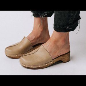 Anthropologie Bird of Flight Leather Joni Clogs Size 7 Brass Studding